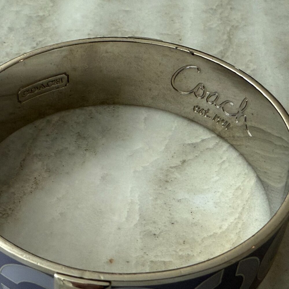 Coach - Picture 2 of 4